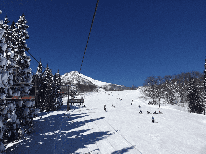 赤倉観光リゾートスキー場 新潟 妙高高原ic降りて8分 温泉宿が豊富で宿泊スキーにおすすめ