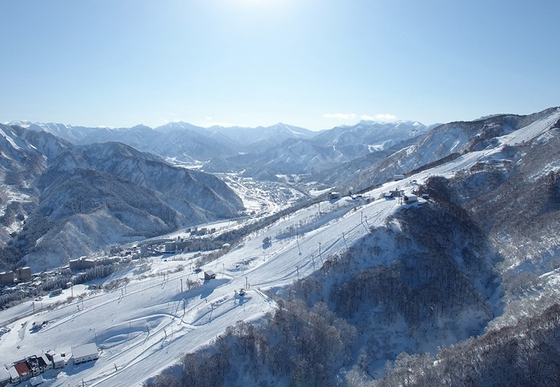 石打丸山スキー場のゲレンデ風景